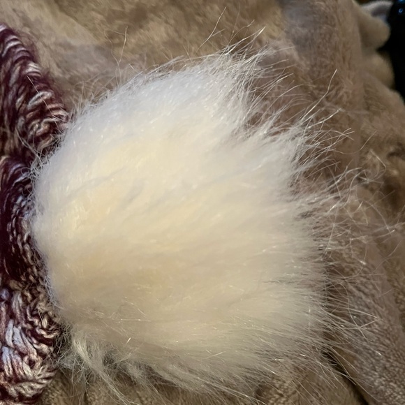 Cozy Knit Beanie with Pom Pom - Picture 3 of 3